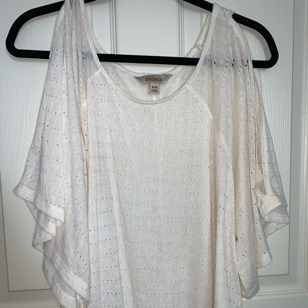 OPEN OFF SHOULDER CREAM BLOUSE